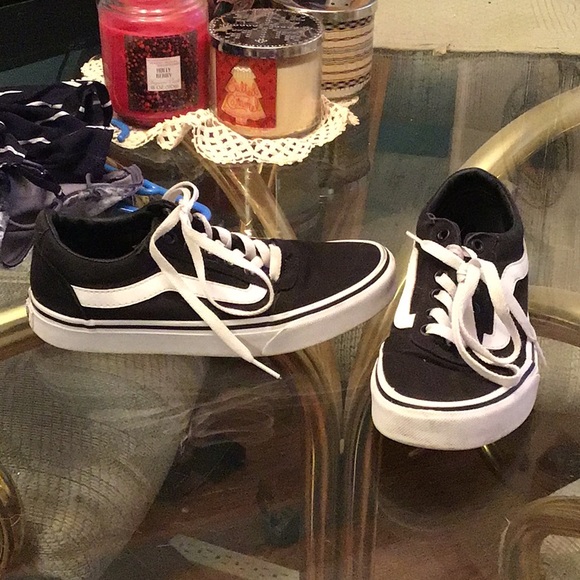 Vans Shoes - Vans old skool black and white